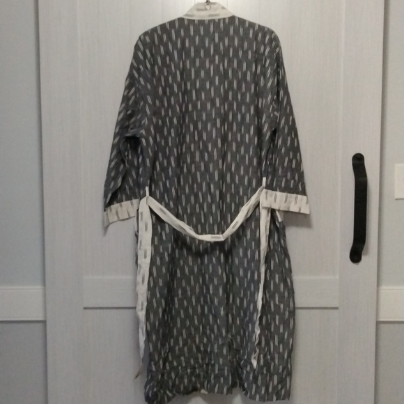 Karu Rob one sz fit tall color gray & ivore in good conditon - Picture 6 of 8